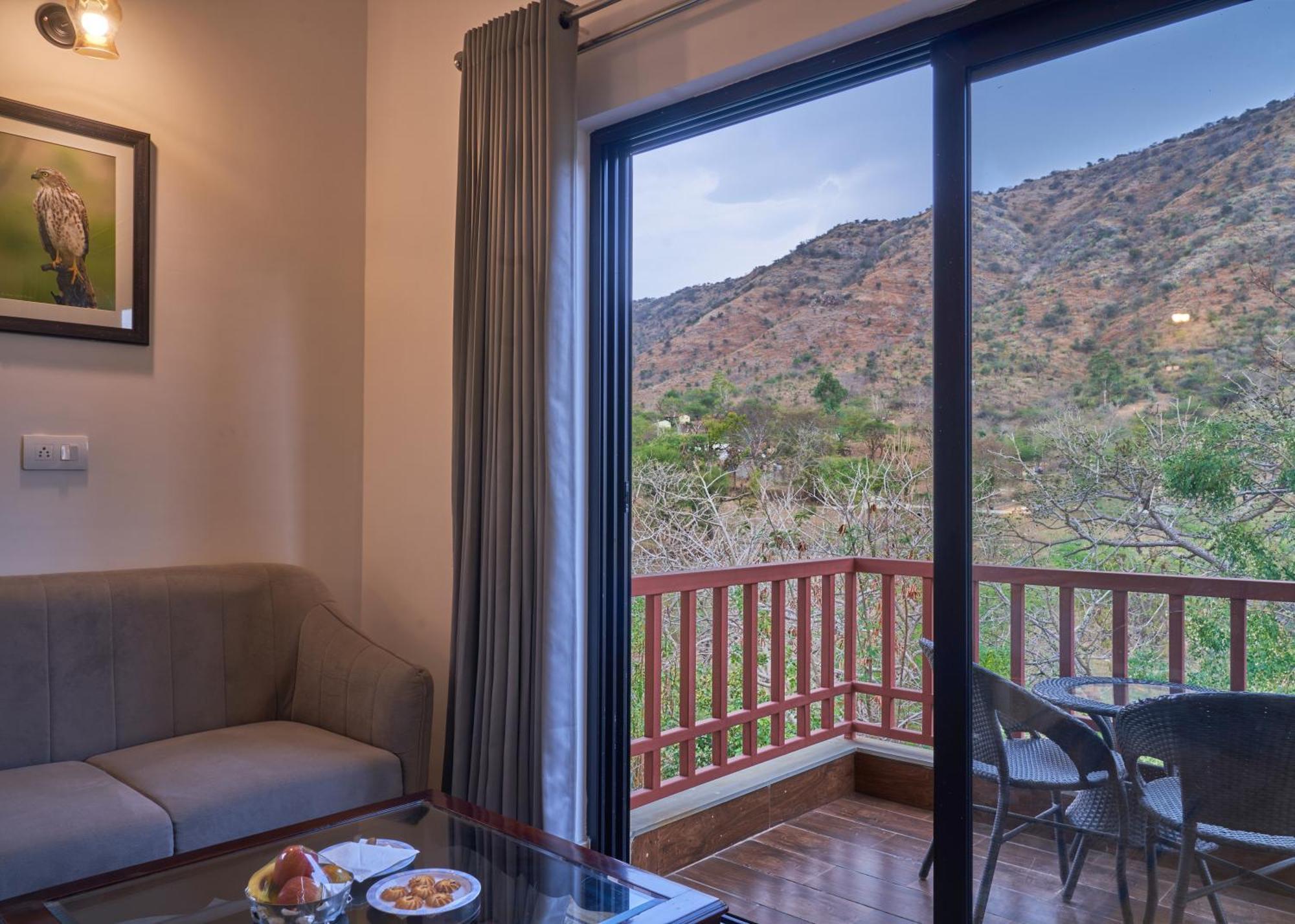 The Hunting Lodge Resort Udaipur - Villas & Pool Dabok Extérieur photo