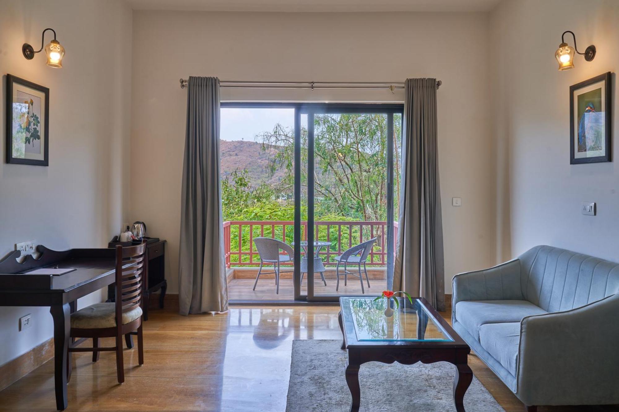 The Hunting Lodge Resort Udaipur - Villas & Pool Dabok Extérieur photo