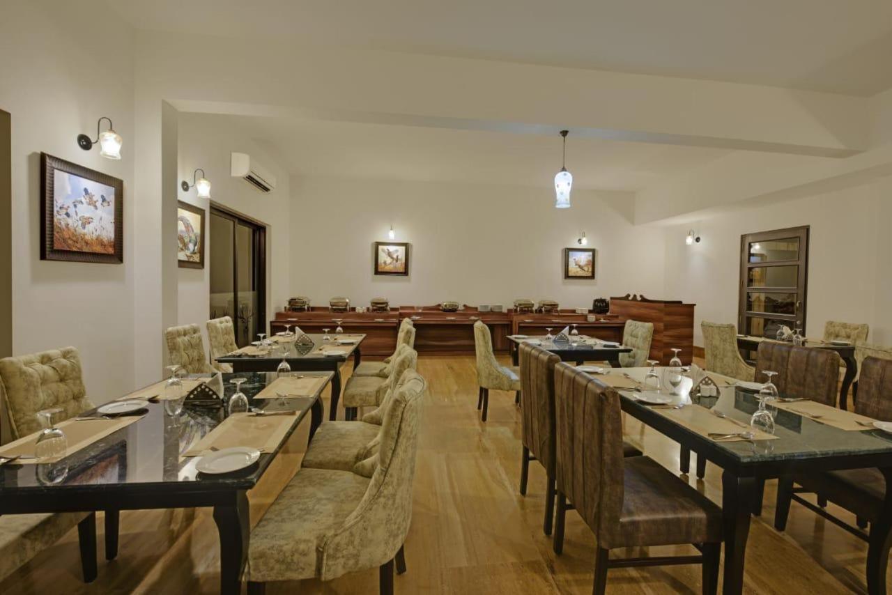 The Hunting Lodge Resort Udaipur - Villas & Pool Dabok Extérieur photo