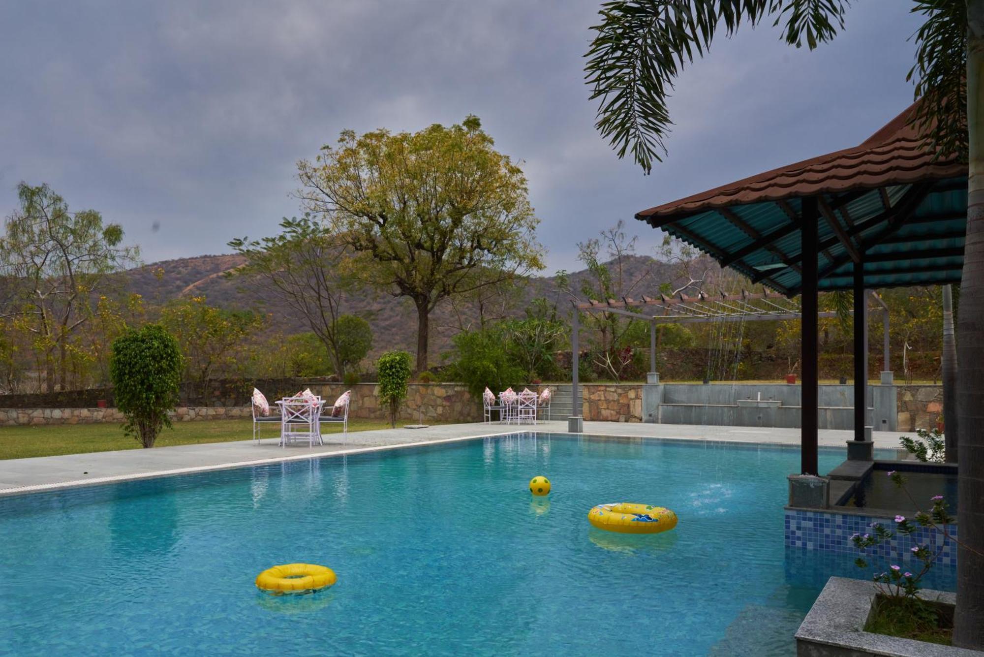 The Hunting Lodge Resort Udaipur - Villas & Pool Dabok Extérieur photo